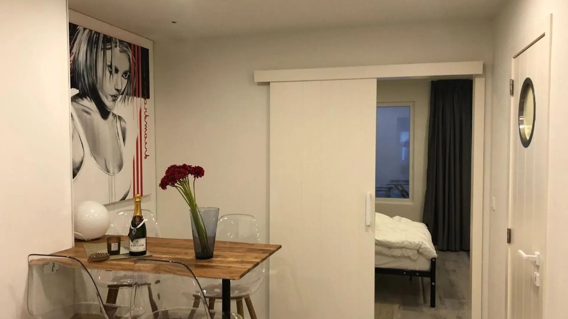 Cozy Apartment In Oostende 0*,